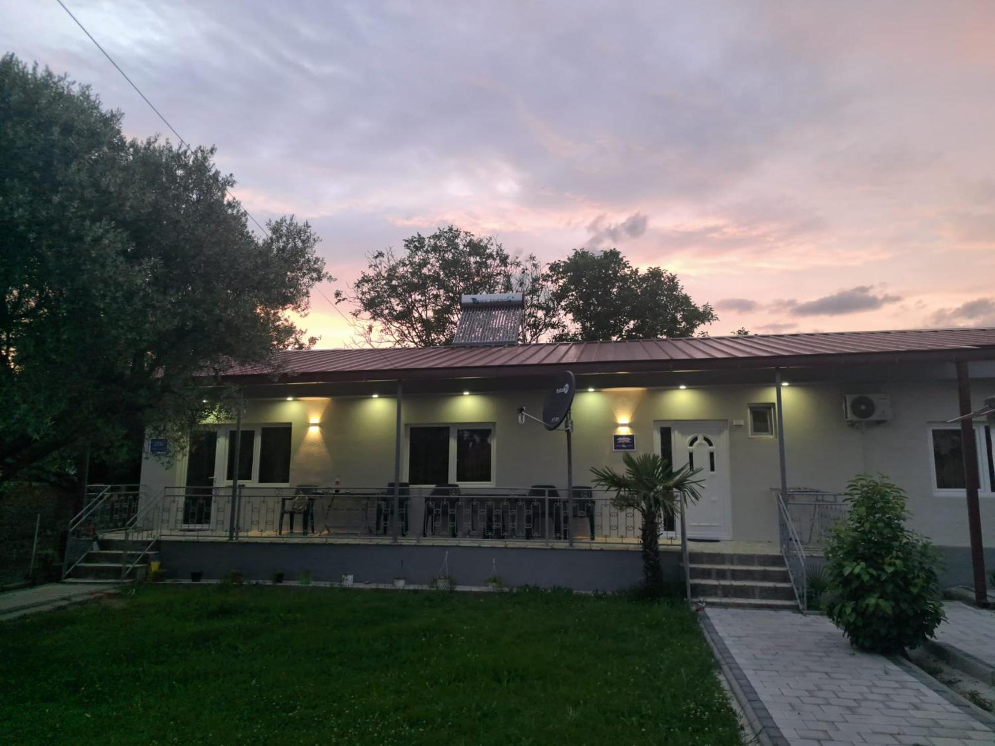 Villa Apartments&studio Antigona *
