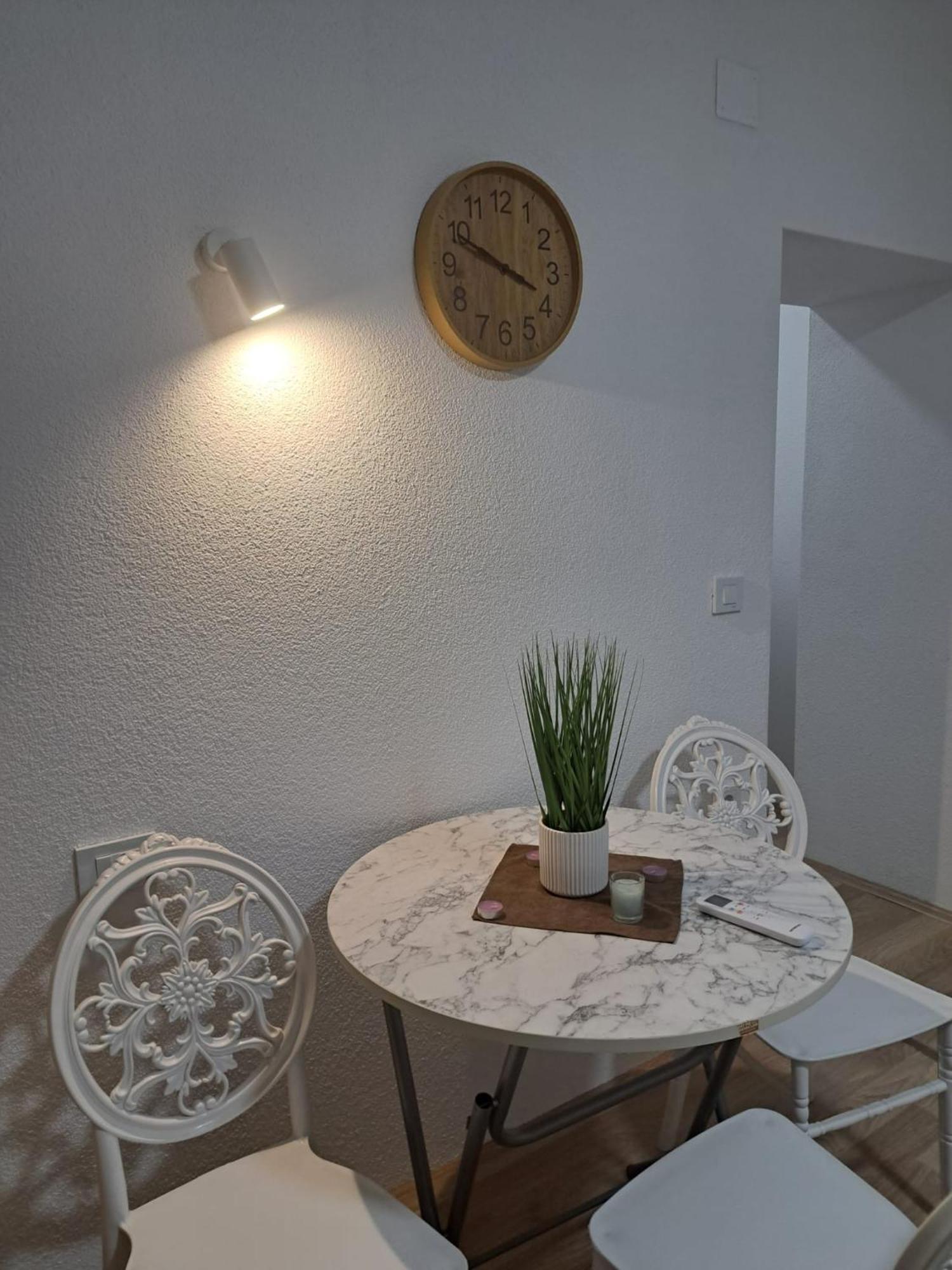 Apartments&studio Antigona
