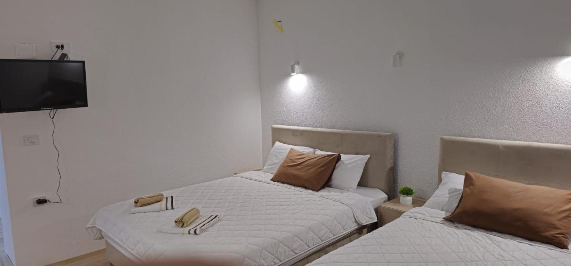 Apartments&studio Antigona Villa *